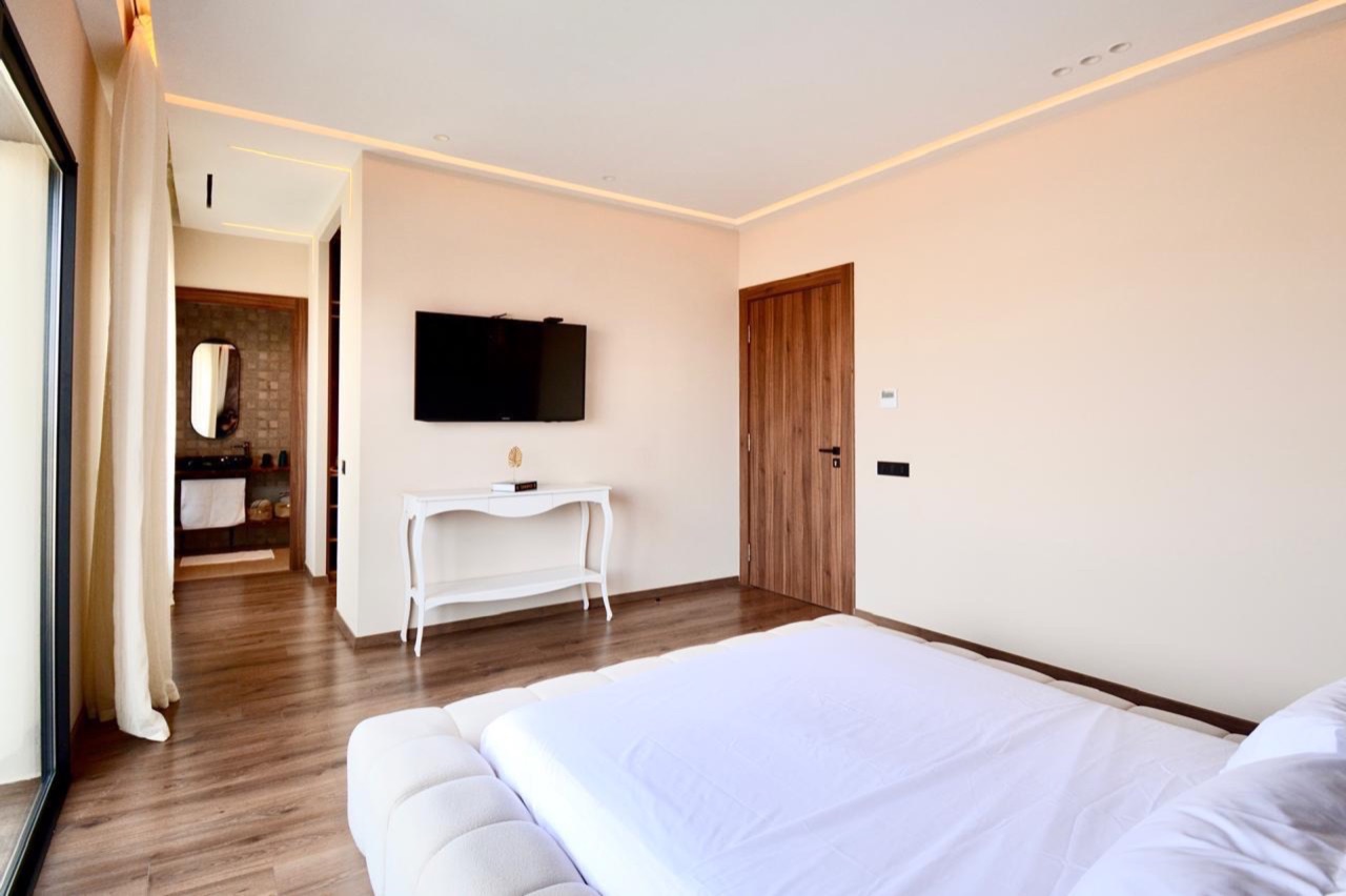 Villa Enzo — WhatsApp Image 2026-02-06 at 12.49.05 (5).jpeg